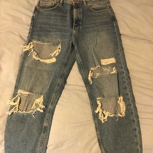 Forever 21 Distressed MomJeans